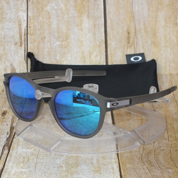 Oakley Other - Oakley Asia Fit Polarized LATCH Matte Grey Sapphir